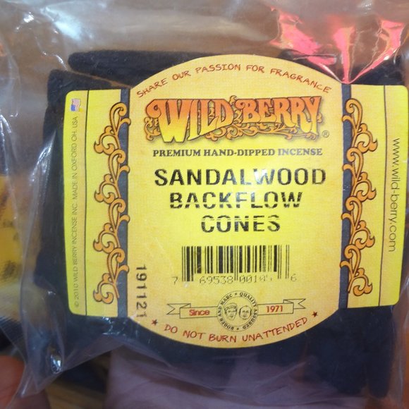 Dragon's Blood & Sandalwood backflow dhoop incense cones Wild Berry 54 cones - Picture 3 of 4